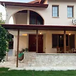 Pinar - Near The Airport And ヴィラ