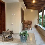 ヴィラ Pinar - Near The Airport And