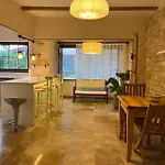 ヴィラ Pinar - Near The Airport And