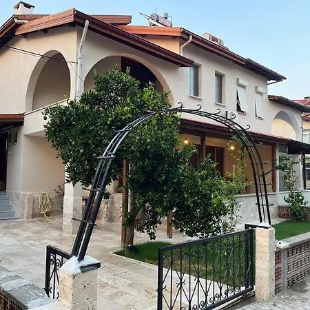 ヴィラ Pinar - Near The Airport And ダラマン