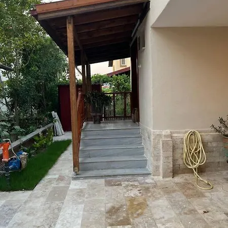 Vilă Pinar - Near The Airport And *