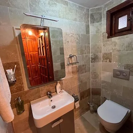 Pinar - Near The Airport And Vilă *