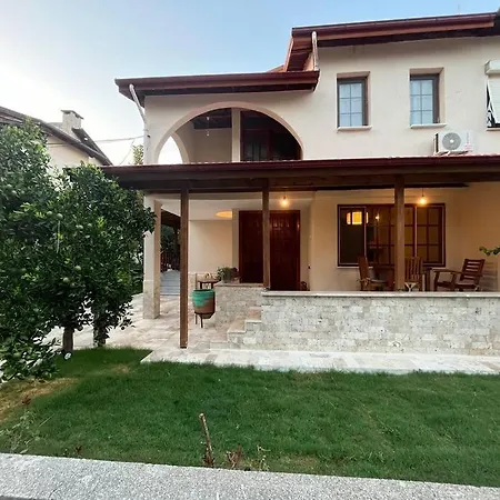 别墅 Pinar - Near The Airport And