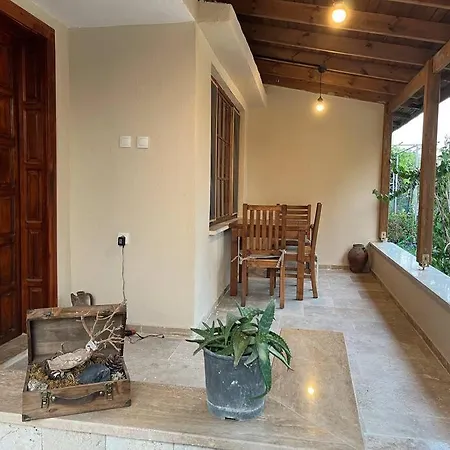 Vilă Pinar - Near The Airport And