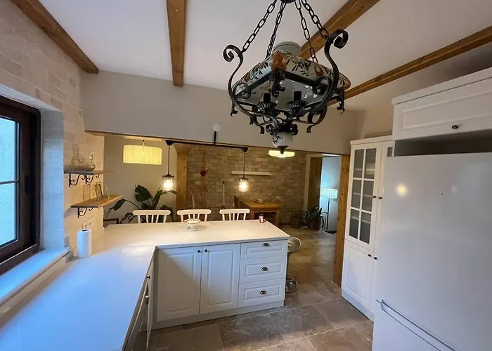 Pinar - Near The Airport And ダラマン