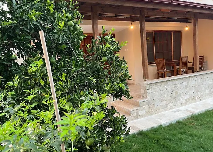 ヴィラ Pinar - Near The Airport And