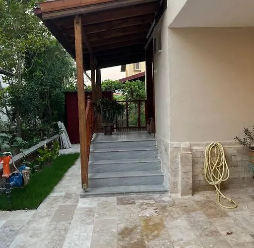 ヴィラ Pinar - Near The Airport And *