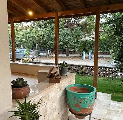 ヴィラ Pinar - Near The Airport And